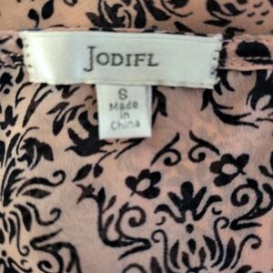 JODIFL Pink and Black Floral Print Blouse